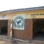 Kakaofarmen, die das Zertifikat der Rainforest Alliance tragen, werden regelmäßig überprüft.