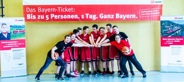 Mainfrankenbahn & Main-Spessart-Express bringen junge Falken zum Fliegen