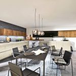 Der große Esstisch wird zum Dreh- und Mittelpunkt des modernen Wohnens wie im Loft.