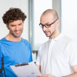 Rückenschmerzen sind individuell mit einem Arzt behandelbar