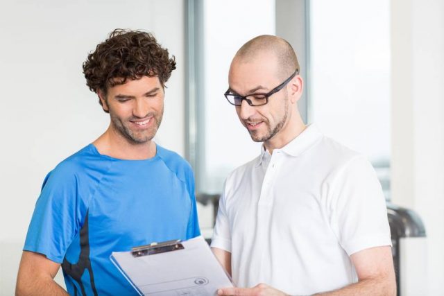 Rückenschmerzen sind individuell mit einem Arzt behandelbar