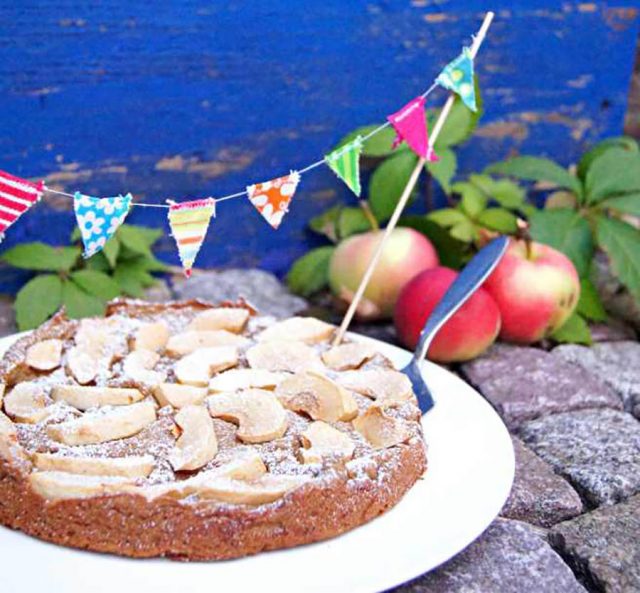 veganer-apfelkuchen-ohne-gluten veganer Apfelkuchen mit Kichererbsen von Törtchenfieber