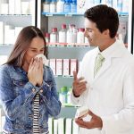 In der Apotheke findet man guten Rat bei Heuschnupfen und Co. - auch zu freiverkäuflichen Mitteln zur Linderung.