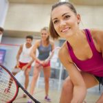 Sport ist zwar gesund, kann aber auch zu Unfällen führen. Besonders verletzungsträchtig sind schnelle Ballsportarten.