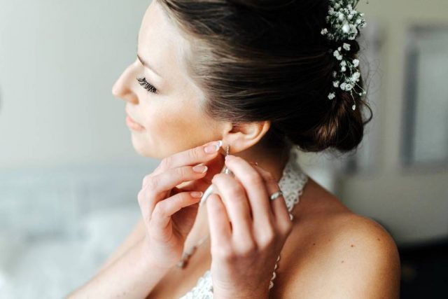 Neben Frisur, Kleid und Make-up ist auch ein schöner Teint entscheidend für das Aussehen der Braut.