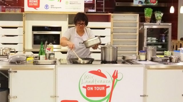 landfrauen Landfrauen on Tour im Rewe Haßfurt