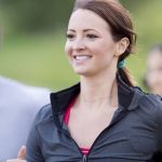 Regelmäßige Bewegung stärkt die Muskeln, das Herzkreislaufsystem und baut Stress ab.