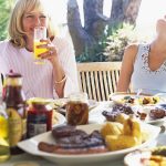 Grillen mit Freunden ist für viele das schönste Sommervergnügen.