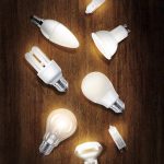 Neben Energiespar- und Halogenleuchten werden zunehmend LED-Produkte für die Beleuchtung von Wohnräumen eingesetzt. Sie sind besonders energiesparend und langlebig.