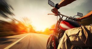 Auf den ersten 100 bis 200 Kilometern ist behutsames Fahren gefragt: Neue Motorradreifen wollen erst gut eingefahren werden.