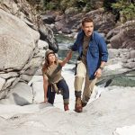 Wandern oder eine Radtour unternehmen: Derartige Outdoor-Aktivitäten machen garantiert hungrig. Mit kleinen Snacks, Getränken sowie knackigem Obst sorgt ein Picknick unterwegs für frische Kräfte.
