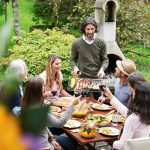 Grillen ist nicht nur etwas für die sommerliche Hauptsaison, gebrutzelt wird heute bis weit in den Herbst hinein.