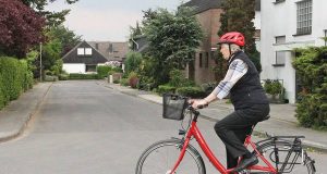 Speziell bei der älteren Generation liegen E-Bikes und Pedelecs im Trend, durch die Elektromotorunterstützung können Strecken mühelos zurückgelegt werden.