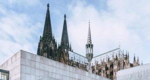 Domumgebung Köln gestaltet von Naturstein Steinmann