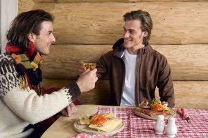 Wichtig für jede gelungene Après-Ski Party: Snacks für den kleinen Hunger zwischendurch.