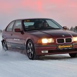 Marken-Winterreifen werden unter Extrembedingungen getestet, damit man sich bei der Fahrt in schneereiche Regionen auf ihre Sicherheit verlassen kann.