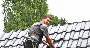 Der Beruf des Dachdeckers ist deutlich vielfältiger, als mancher auf den ersten Blick meint.