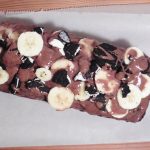 saftiges Oreo-Bananenbrot mit Schokotopping und veganer Variante