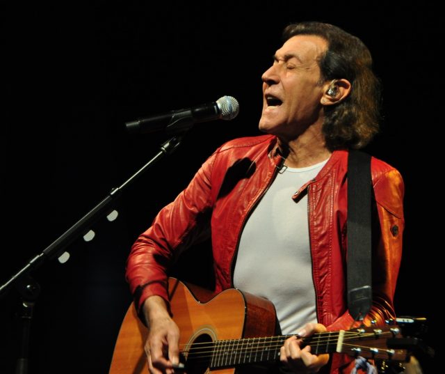 Albert Hammond live