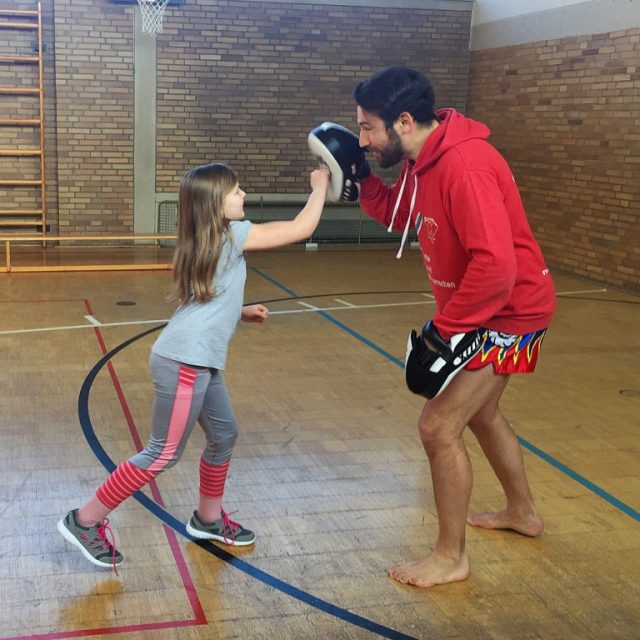 Selbstverteidigung_Sennfeld Selbstverteidigungs- und Selbstbehauptungs-Workshop an der Mittelschule Sennfeld