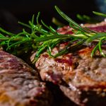 leckere Steaks vom Lavastein-Grill