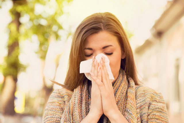 Erkälten nur bei Kälte? Etwa 20 Prozent aller grippalen Infekte finden in der warmen Jahreszeit statt.