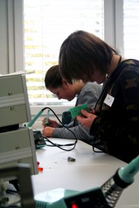 Naturwissenschaftlich/technische Schnuppertage für Mädchen