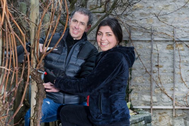 weintechnologin Am Wochenende hilft Michèle Fries auf dem Weingut ihres Vaters Winfried im unterfränkischen Röttingen aus.