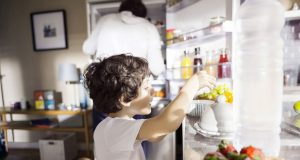 Wenn Eltern mit gutem Beispiel vorangehen, können auch Kinder lernen, gesund zu essen.