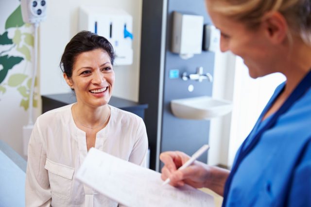 Zahnarzt Rechnung Ein guter Zahnarzt oder eine gute Zahnärztin sollte den Mehraufwand glaubwürdig und ohne die Verwendung von Fachchinesisch dem Patienten oder der Patientin begründen können.