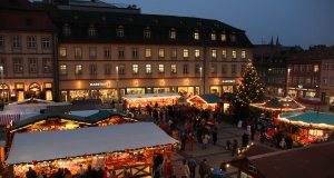 Auch der Bamberger Weihnachtsmarkt lädt am 01. Dezember zur langen Einkaufsnacht ein.