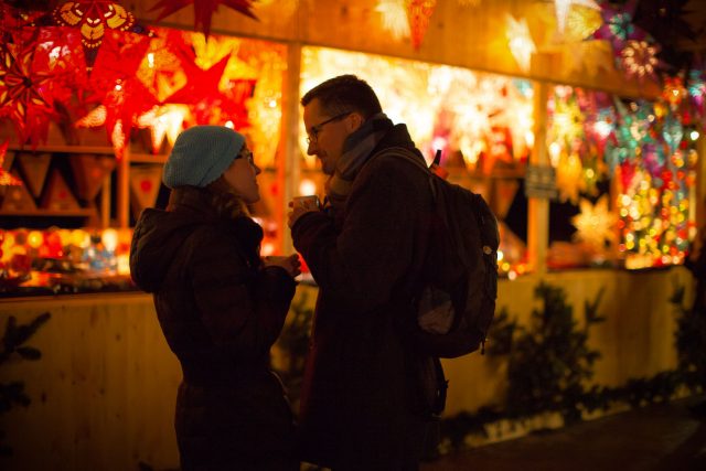 Bei Glühwein oder Feuerzangenbowle bieten die Weihnachtsmärkte eine schöne Einstimmung auf die Adventszeit.