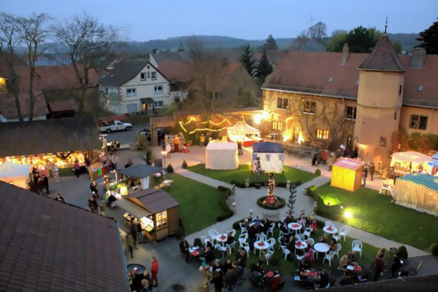 Weihnachtsmarkt in Wörners Schloss