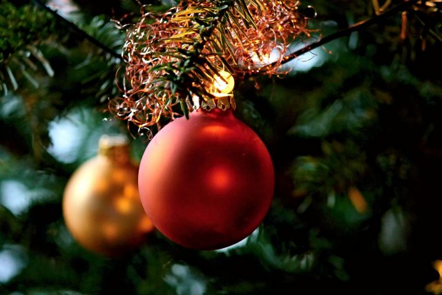 christmas-balls-3056638_1920