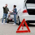 Wer auffährt, ist nicht immer grundsätzlich schuld am Unfall - den Vorausfahrenden kann unter Umständen ebenso eine Mitschuld treffen.