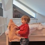 Moderne Fenster und Rollläden steigern die Wohnqualität für kleine und große Bewohner und verhelfen auch Bestandshäusern zu einer völlig neuen Optik.