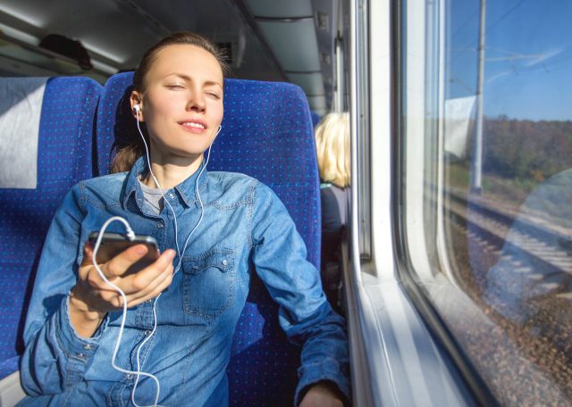 Blockbuster oder Serien an jedem Ort schauen - vielleicht auch beim Picknick: Mobiles, schnelles Internet macht es möglich.