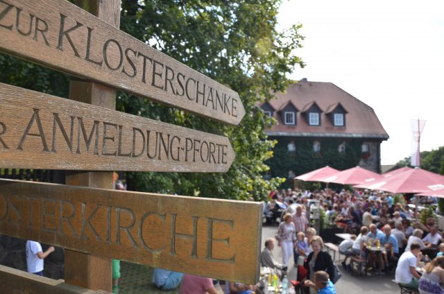 Kreuzberg Wegweiser-Tonya Schulz Kreuzberg, Rhön, Franken,