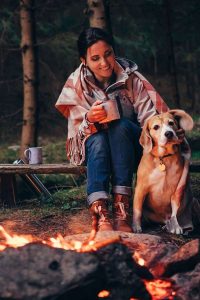 Mit der richtigen Reisevorbereitung können Mensch und Vierbeiner die gemeinsame Urlaubszeit ganz entspannt genießen.