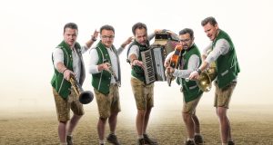 Volksfest und Volkstanz in Obertheres