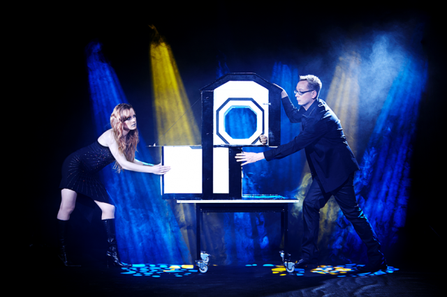 Mit einem bunten Mix aus Zauberei, Kabarett, Klassik und Rock füllt das Team der Städtischen Kulturarbeit das Herbst- und Winterprogramm im Bildhäuser Hof in Bad Neustadt. Mit Magie und Illusion sorgt Künstler Gerrit (Foto) am 27. September für einen fulminanten Auftakt. Foto: André Druschel
