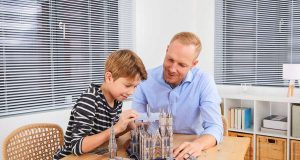Bastelspaß für kleine und große Tüftler: Mit 3D-Puzzles die wichtigsten Sehenswürdigkeiten der Welt nachbauen. Foto: djd/Revell