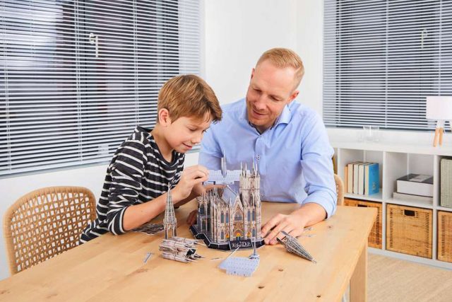 puzzle-titel Bastelspaß für kleine und große Tüftler: Mit 3D-Puzzles die wichtigsten Sehenswürdigkeiten der Welt nachbauen. Foto: djd/Revell