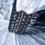 Aufs Profil kommt es an. Experten der Automobilklubs empfehlen, Winterreifen spätestens bei einer Profiltiefe von vier Millimetern zu erneuern. Foto: djd/MotorradreifenDirekt.de