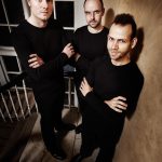 Kammermusik gemixt mit Rock und vielen weiteren Musikrichtungen präsentieren Malte Vief (Gitarre), Jochen Roß (Mandoline) und Matthias Hübner (Cello) am 18. Oktober im Bildhäuser Hof in Bad Neustadt. Foto: Thomas Nutt