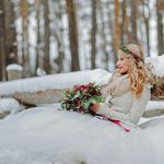 Ja-Wort im Schnee: Winterhochzeit wird mit ihrer besonders besinnlichen und kuscheligen Atmosphäre immer beliebter. Foto: djd/Henkell Freixenet/iStockphoto/wolfhound911