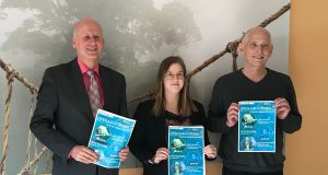 von links: Stefan Paulus (1. Bürgermeister), Marina Höhn (Kulturbeauftragte der Gemeinde Knetzgau) und Wolfgang Heyder (Veranstaltungsservice Bamberg). Foto: Veranstaltungsservice Bamberg