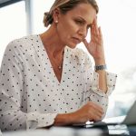 Die Versorgung mit ausreichenden Nährstoffen ist wichtig bei stressbedingten Kopfschmerzen, hier können Vitalpilze hilfreich sein. Foto: djd/pilzshop.de/Getty