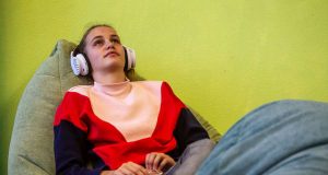 Gezielte Entspannung hilft bei Schulstress. Foto: djd/Studienkreis/Michael Printz