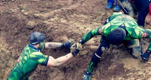 Cross Hindernis-Lauf